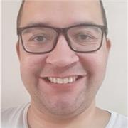 Professor de gestão de pessoas, liderança e Marketing Digital